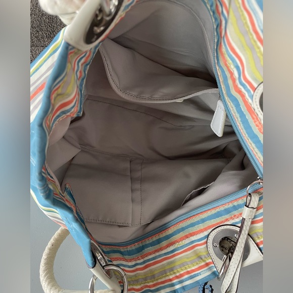 Coach shoulder bag. Super cute! - Picture 3 of 5